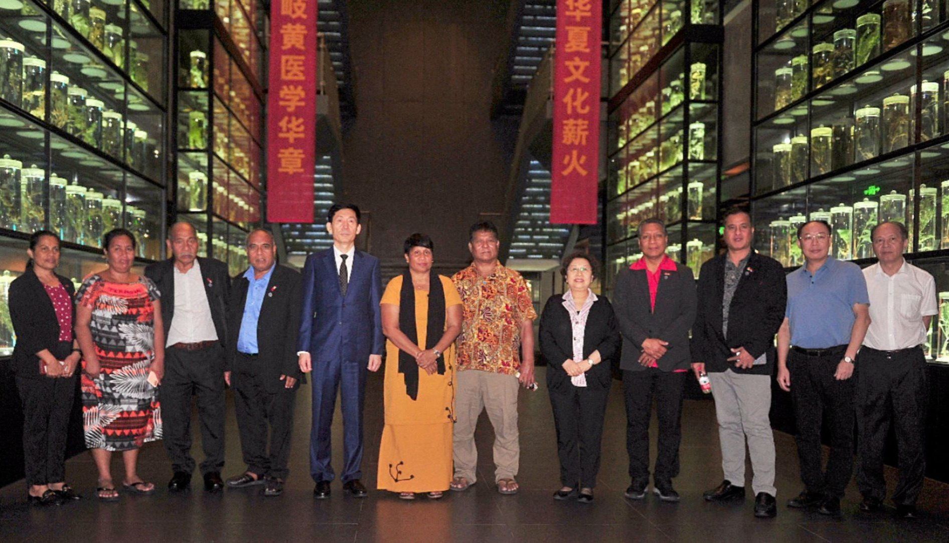 基里巴斯共和国议长坦加丽基·里特及代表团一行来Beat365中文官方网站访问