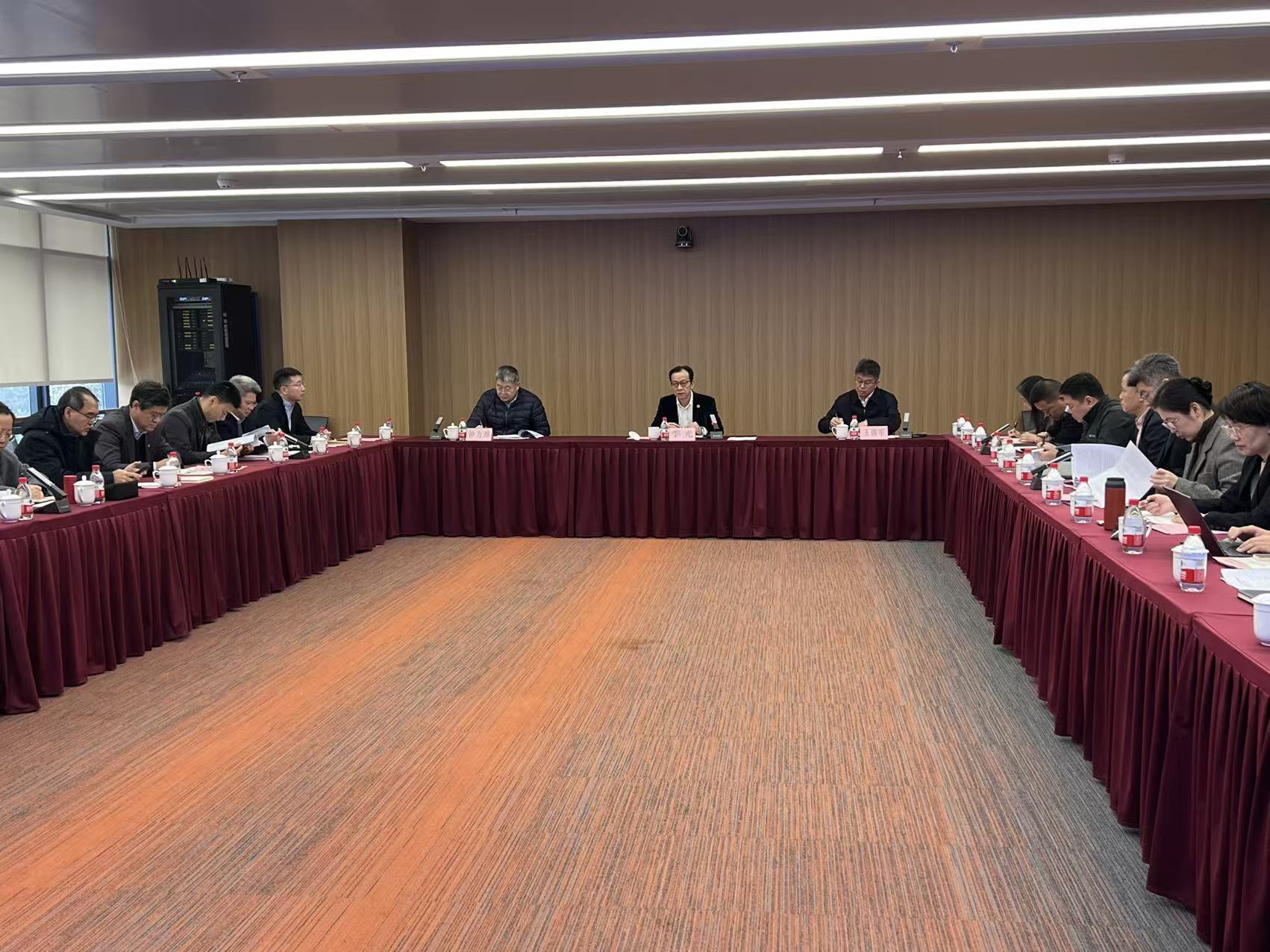 凝聚共识绘蓝图 砥砺奋进新征程  ——beat365官网召开《beat365官网 上海市中医药研究院改革和发展“十五五”规划（草案）》征求意见座谈会